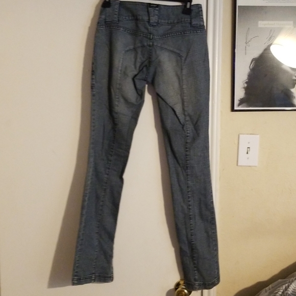 NWOT Awesome Guess Stretch Jeans - Picture 6 of 8